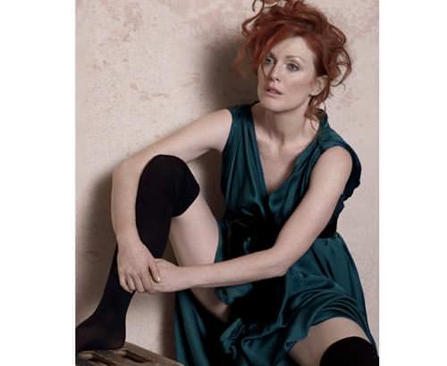 Julianne-Moore-Harpers-Bazaar-May-2008-Peter-Lindbergh-Seated-Woman-With-Bent-Knee