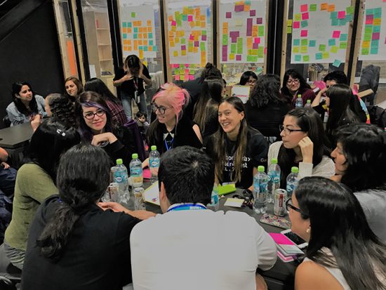 Laboratoria realizó la hackathon de mujeres más grande de Chile 2