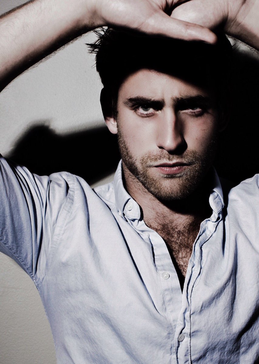 Oliver Jackson-Cohen (The Haunting Of Hill house): Mino 1