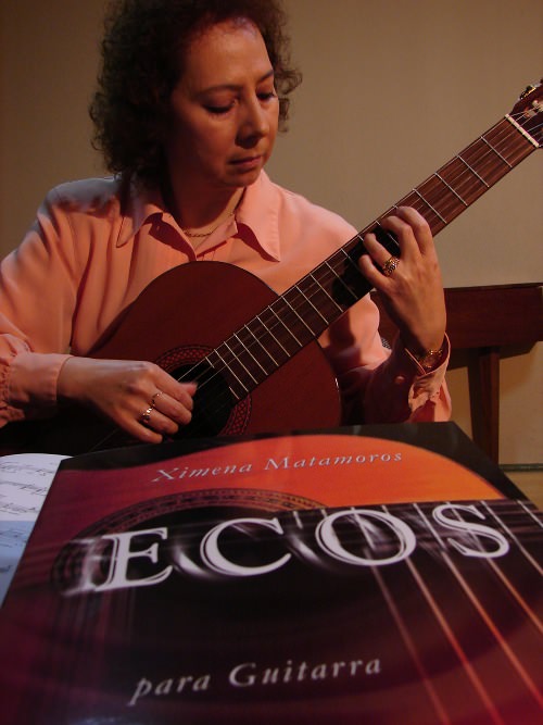 MIE/11/08 Guitarrista Ximena Matamoros en vivo 1